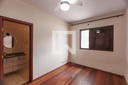 Suíte de apartamento para alugar com 4 quartos, 156m² em Centro, Taubaté