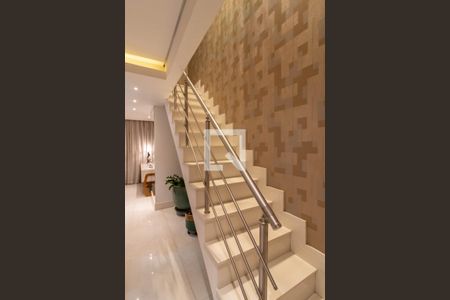 Escada de apartamento à venda com 3 quartos, 235m² em Vila Galvão, Guarulhos