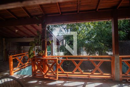 Vista de casa à venda com 3 quartos, 300m² em São José, Porto Alegre