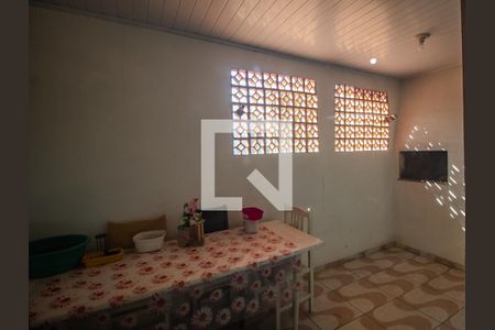 Vista de casa à venda com 3 quartos, 300m² em São José, Porto Alegre