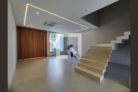 Sala de casa de condomínio à venda com 4 quartos, 350m² em Recreio dos Bandeirantes, Rio de Janeiro
