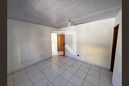 Quarto de casa para alugar com 1 quarto, 55m² em Vila Tres Irmaos, Carapicuíba