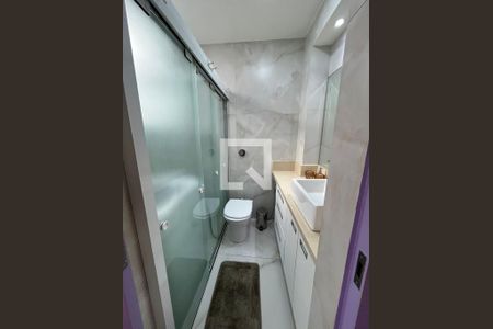 Banheiro de kitnet/studio para alugar com 1 quarto, 42m² em Copacabana, Rio de Janeiro