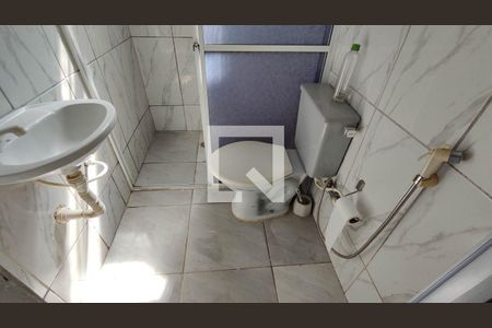 Banheiro de casa para alugar com 1 quarto, 103m² em Vila Maria Rosa, Ferraz de Vasconcelos