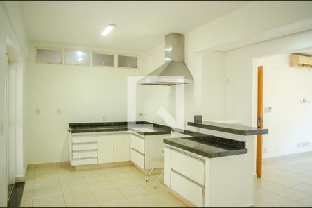 Casa para alugar com 4 quartos, 348m² em Leste Vila Nova, Goiânia