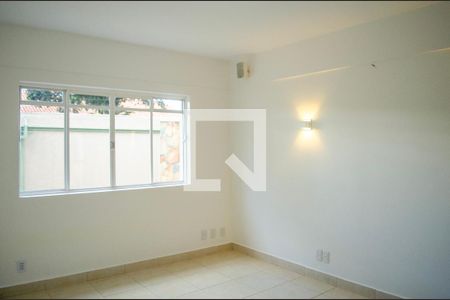 Casa para alugar com 4 quartos, 348m² em Leste Vila Nova, Goiânia