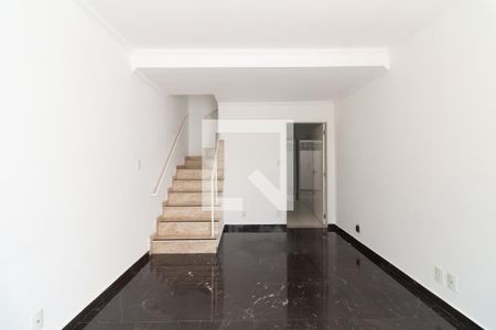 Sala de casa para alugar com 2 quartos, 106m² em Jardim Trussardi, São Paulo