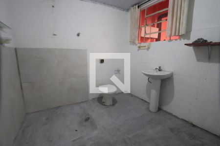 Banheiro de casa para alugar com 1 quarto, 45m² em Vila Prudente, São Paulo