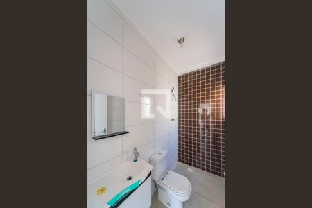 Banheiro  de casa para alugar com 2 quartos, 60m² em Condomínio Maracanã, Santo André