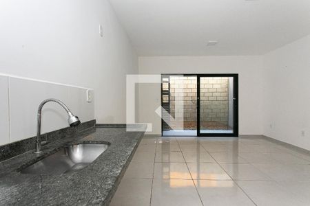 Cozinha de kitnet/studio para alugar com 1 quarto, 33m² em Vila Carrão, São Paulo