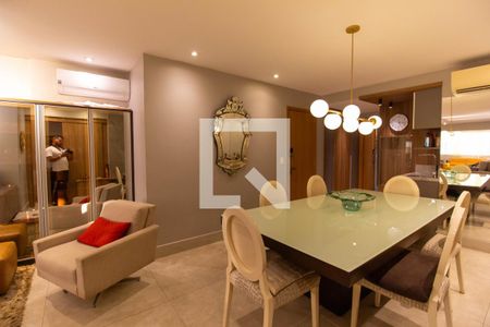 Apartamento à venda com 3 quartos, 240m² em Icaraí, Niterói