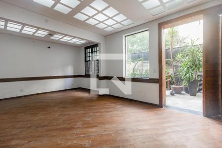 Casa à venda com 5 quartos, 500m² em Vila Buarque, São Paulo