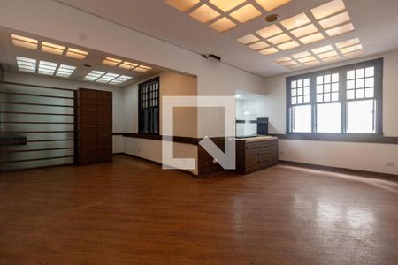 Casa à venda com 5 quartos, 500m² em Vila Buarque, São Paulo