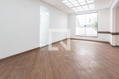 Casa à venda com 5 quartos, 500m² em Vila Buarque, São Paulo