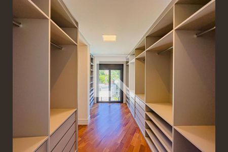 Casa de Condomínio à venda com 4 quartos, 640m² em Alphaville, Santana de Parnaíba