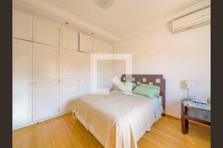 Casa de Condomínio à venda com 4 quartos, 330m² em Alphaville, Santana de Parnaíba