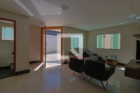 Casa para alugar com 4 quartos, 250m² em Parque Xangri-lá, Contagem