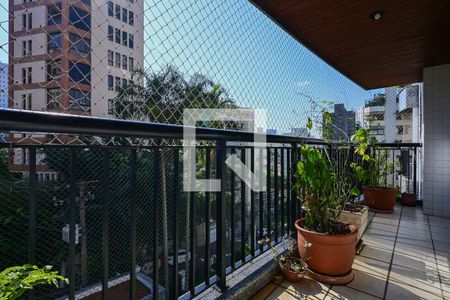 Varanda de apartamento para alugar com 2 quartos, 160m² em Real Parque, São Paulo