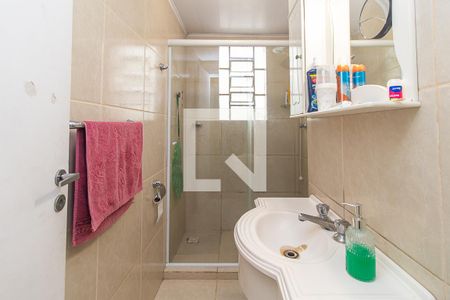 Banheiro de apartamento para alugar com 1 quarto, 48m² em Azenha, Porto Alegre