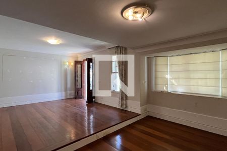 Sala 1 de casa para alugar com 3 quartos, 300m² em Gonzaga, Santos