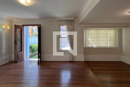 Sala 1 de casa para alugar com 3 quartos, 300m² em Gonzaga, Santos