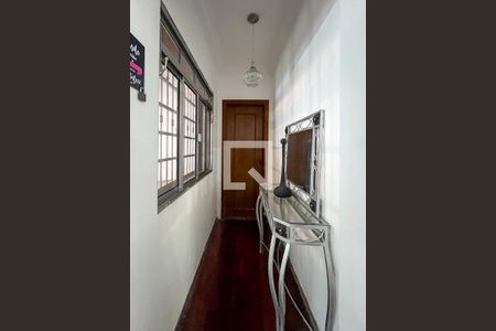 Corredor de casa à venda com 4 quartos, 250m² em Jardim da Saúde, São Paulo