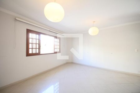 Sala de casa à venda com 3 quartos, 200m² em Vila Suzana, São Paulo