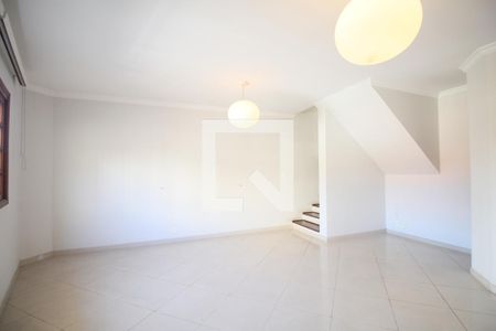 Sala de casa à venda com 3 quartos, 200m² em Vila Suzana, São Paulo