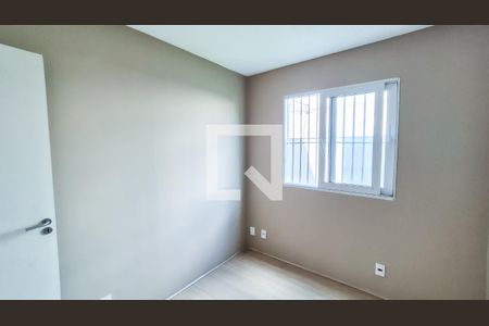 Quarto 1 de apartamento para alugar com 2 quartos, 44m² em Bonsucesso, Rio de Janeiro