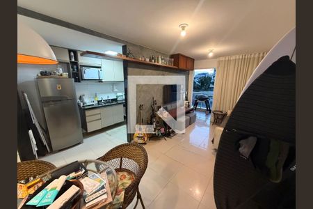 Sala de apartamento à venda com 1 quarto, 60m² em Piratininga, Niterói