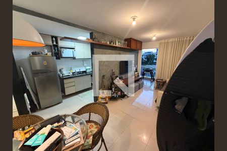 Sala de apartamento à venda com 1 quarto, 60m² em Piratininga, Niterói