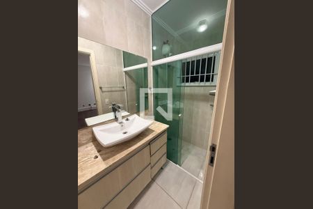 Banheiro de casa para alugar com 2 quartos, 110m² em Jardim Consorcio, São Paulo