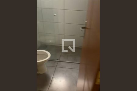 Banheiro de casa para alugar com 2 quartos, 40m² em Pedra Azul, Contagem