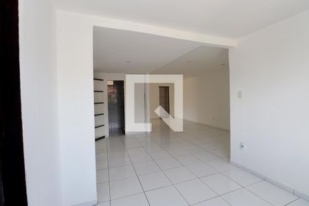 Sala de estar de casa de condomínio para alugar com 2 quartos, 40m² em Piatã, Salvador