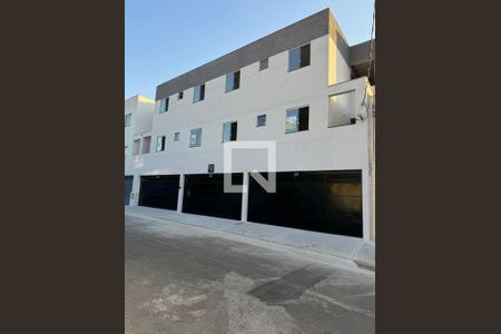 Fachada de apartamento para alugar com 2 quartos, 50m² em Chacaras Reunidas Santa Terezinha, Contagem