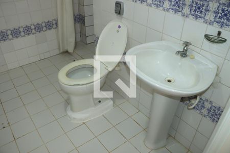Casa de Condomínio para alugar com 2 quartos, 1000m² em Chácara Rincão, Cotia
