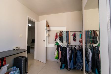 Quarto 2 de apartamento para alugar com 2 quartos, 45m² em Santa Cândida, Curitiba