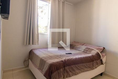 Quarto 1 de apartamento para alugar com 2 quartos, 45m² em Santa Cândida, Curitiba