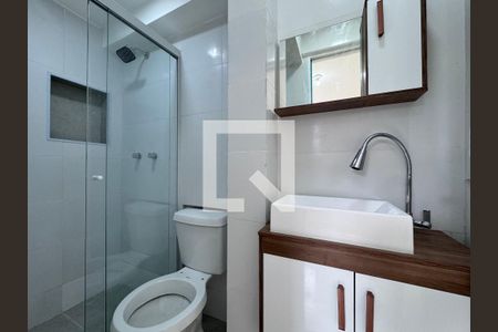 Suite - banheiro de apartamento para alugar com 2 quartos, 63m² em Barra da Tijuca, Rio de Janeiro