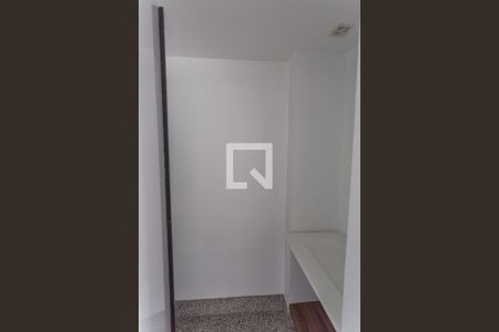 Lavabo na Sala de apartamento para alugar com 2 quartos, 83m² em Lourdes, Belo Horizonte