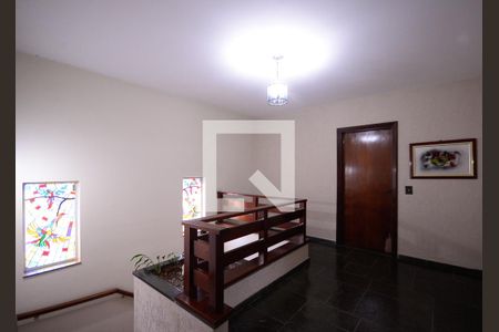 Hall de acesso aos quartos  de casa à venda com 5 quartos, 403m² em Cursino, São Paulo