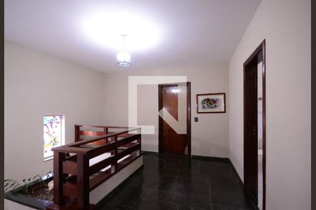 Hall de acesso aos quartos  de casa à venda com 5 quartos, 403m² em Cursino, São Paulo