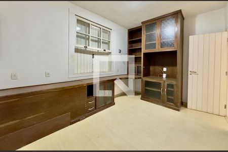 Casa à venda com 4 quartos, 300m² em Vila Paris, Belo Horizonte