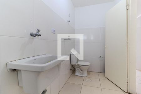 Banheiro de kitnet/studio para alugar com 1 quarto, 50m² em República, São Paulo