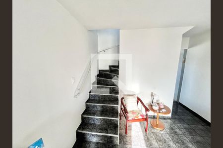 Escada de casa à venda com 2 quartos, 100m² em Vila Romero, São Paulo