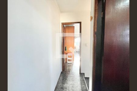 Corredor de casa à venda com 2 quartos, 100m² em Vila Romero, São Paulo
