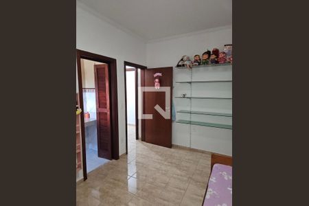 Quarto de casa de condomínio à venda com 4 quartos, 330m² em Loteamento Caminhos de San Conrado (Sousas), Campinas