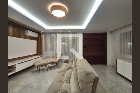 Casa de Condomínio para alugar com 5 quartos, 350m² em Vargem Grande, Rio de Janeiro