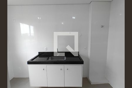 Cozinha de apartamento para alugar com 2 quartos, 55m² em Santa Mônica, Uberlândia