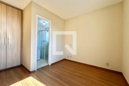Suite de apartamento para alugar com 2 quartos, 63m² em Vila Guarani, São Paulo